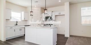 Stunning 4 Bed/3 Bath SW Bakersfield Home w/ Paid Solar and $0 Deposit Option Gallery 7