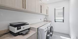 743 S Lake Avenue Gallery 35