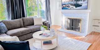 Modern 4 bed/2 bath with Mountain Views and a Fenced Backyard Gallery 1