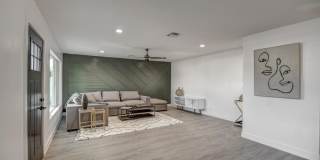 8349 E Columbus Avenue Gallery 19