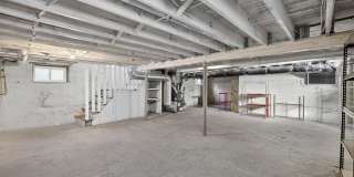 21 E REDMAN Avenue Gallery 70