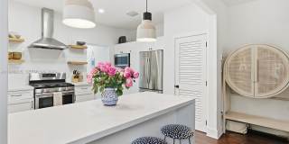 71 NE 46th St Gallery 8