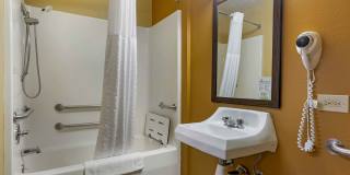 Hartford - Manchester Gallery 25