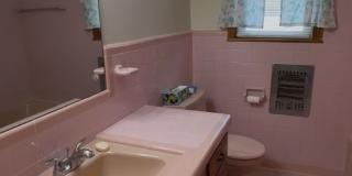 Charming 2 Bed, 1 Bath Triplex Gallery 9