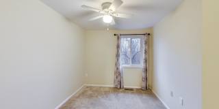 Updated 3+2.5 End Unit w/ 2 PARKING SPACES Gallery 19