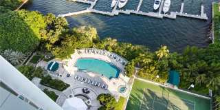1643 Brickell Ave Gallery 32