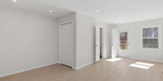3236 GEORGE Street Gallery 22