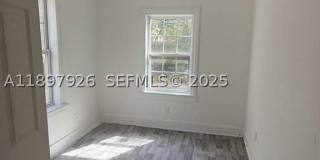 2748 Broadway Gallery 40