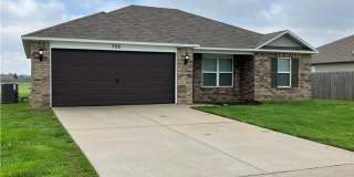 3 bed, 2 bath home in Bentonville School District! Gallery 1