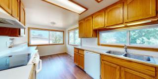 Application pending- Location, Location! - Four Bedroom house located minutes from Des Moines Waterfront Gallery 8