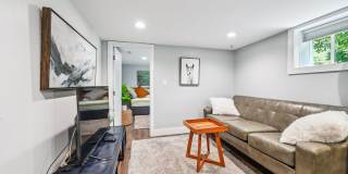 Charming Furnished Basement Unit in Regis – Northwest Denver Gallery 24