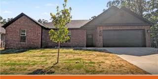 Modern Bella Vista Retreat with Luxury Finishes & Mountain Bike Access Gallery 1