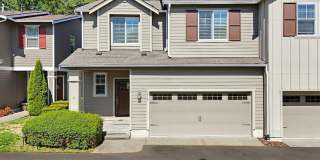 Spacious Lacey Golf Course Townhouse | 3-Bed Home with Gas Fireplace, Quartz Countertops & Huge Primary Suite! Gallery 1