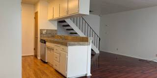 2 story updated townhouse In Rosemont 2/1 Gallery 8