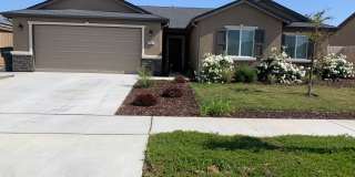Beautiful 3 Bedroom 2 Bath Home in North Hanford Gallery 1