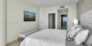 16500 Collins Ave Gallery 76