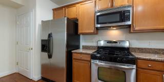 Elegant Townhome in Sought-After Groveton Woods Gallery 12