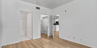2222 BEACHWOOD Dr Gallery 25