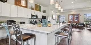 Crenshaw Grand Apartments Gallery 22