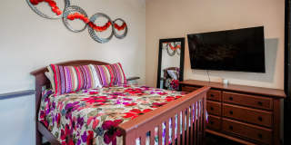 Fully Furnished Mid-Term 2-Level Condo | 1,549 Sq Ft | Private Parking | Shared Living Fully Furnished Mid-Term 2-Level Condo | 1,549 Sq Ft | Private Parking | Shared Living Gallery 10