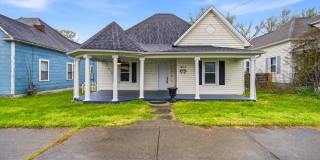 401 East Oak Hill Avenue Gallery 1