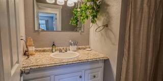 Remodeled ground floor 2 bed! Gallery 33