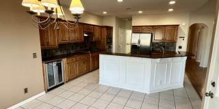 Stunning 3 bedroom, 3 bathroom Home in Desirable Jenks Neighborhood! Gallery 10