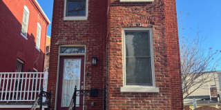 Executive Row Home In NW DC with Designer Finishes Gallery 1