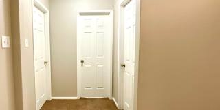 Charming 3-Bedroom Cul-de-Sac Home with Fenced Yard & Garage! Gallery 7