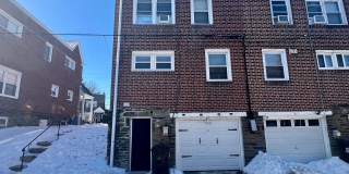 Stunning 3-Bed Twin Home in Lansdowne! Available May 1st! Gallery 4