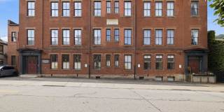 *Beautifully Updated & Unique 1BD/2BA Condo Unit Available in South Side* *Beautifully Updated & Unique 1BD/2BA Condo Unit Available in South Side* Gallery 1