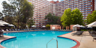 RiverHouse Gallery 90