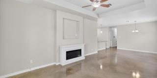 412 W Avenue C Gallery 7