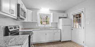 Beautiful 3BR Home in SE Raleigh - Fully Renovated + HUGE Fenced in Yard! Gallery 7
