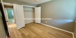 Large Updated 3 Bedroom/2 Bath Duplex in Lee's Summit Large Updated 3 Bedroom/2 Bath Duplex in Lee's Summit Gallery 13