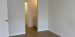 2714 N Nob Hill Road Gallery 6