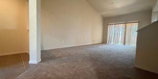 Beautiful 3 room /2.5 bath Gated Community W/ Pool Close to the Skyway Gallery 6