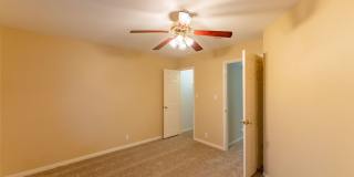 Spacious and stunning 4 bed 3.5 bath in Austin!!! Gallery 22