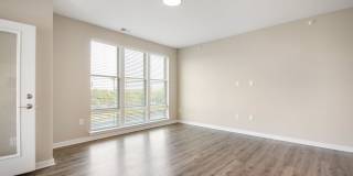 One Bedroom Luxury Apartment (Elevator Building) Gallery 1