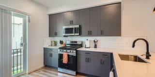 New Downtown Longmont Townhome | Office + 2BDR Gallery 19