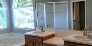 Annual Rental: Luxurious 4 Bedroom 3 bath POOL home in Woodlands of Rivendell! Just Blocks form Pineview School Gallery 15
