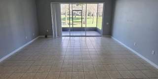 Lakefront Townhome in MetroWest Gallery 7