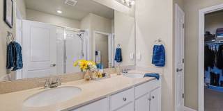 Gorgeous 3 bed 2.5 bath Home Available in Parker! Gallery 15
