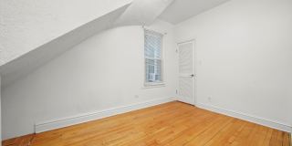 2444 W Gunnison St Gallery 12