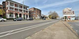 209 West Fifth Avenue Gallery 2