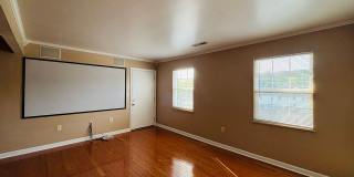 2 Bedroom 1 Bath Condo Gallery 4