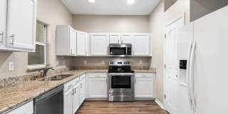 TAMPA TOWNHOME IN GATED COMMUNITY! Gallery 6