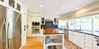 Long / Short term FURNISHED rental - Resort-Style 3 Bedroom Home with Casita Gallery 8