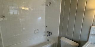 Charming 3 Bedroom near Lake Waco Gallery 11