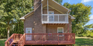 Charming 3-Bedroom Home with Large Yard & Convenient Location! Gallery 1